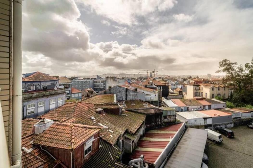 Apartamento Praca - Vistas Sobre A Cidade Порту Экстерьер фото